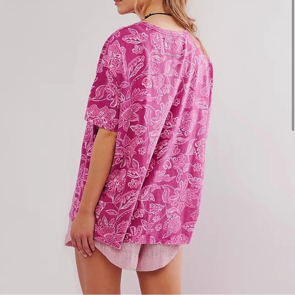 NWOT We The‎ Free Nina Printed Tee Magenta Combo Floral - Picture 2 of 2